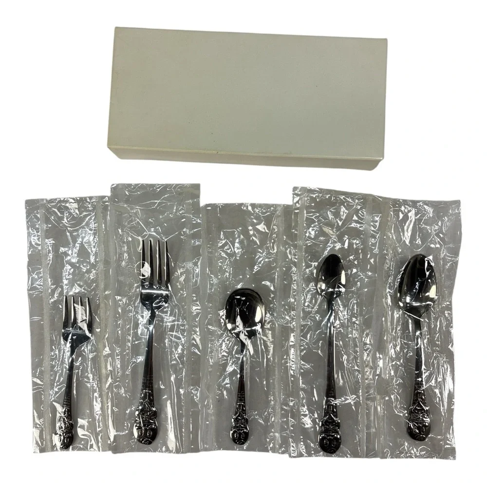 Oneida Stainless HUMPTY DUMPTY 5 Piece Infant Baby Youth Set Community Flatware